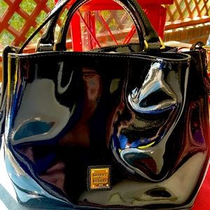 Black dooney and bourke purse new packed once
